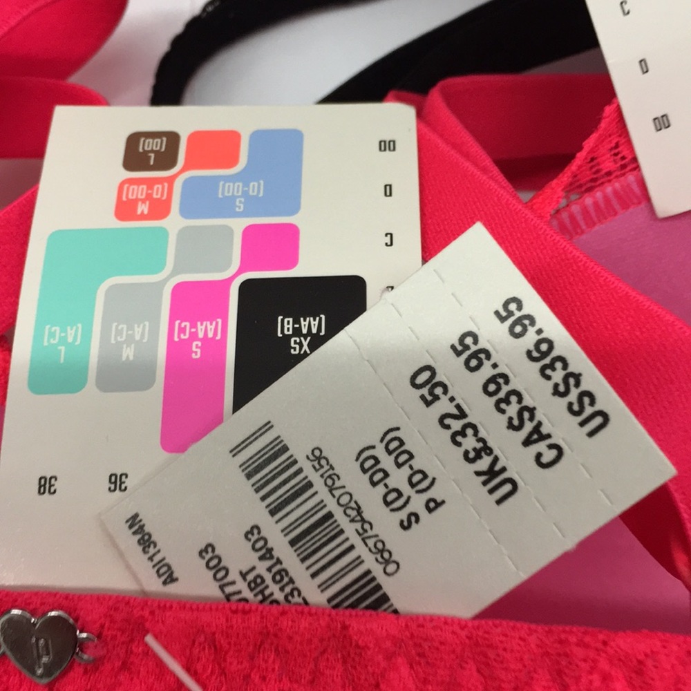 New ❤️Bundle Victoria Secret Bralette push-up - Picture 6 of 7